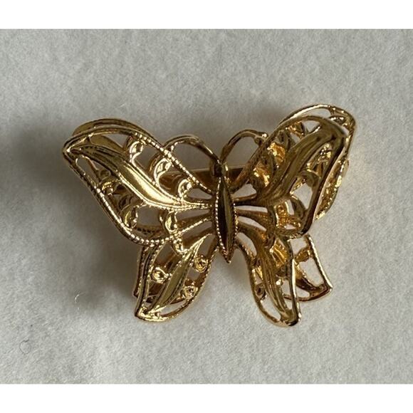 Vintage Gold Tone Filigree Butterfly Brooch Pin Elegant Openwork Design - Picture 1 of 4